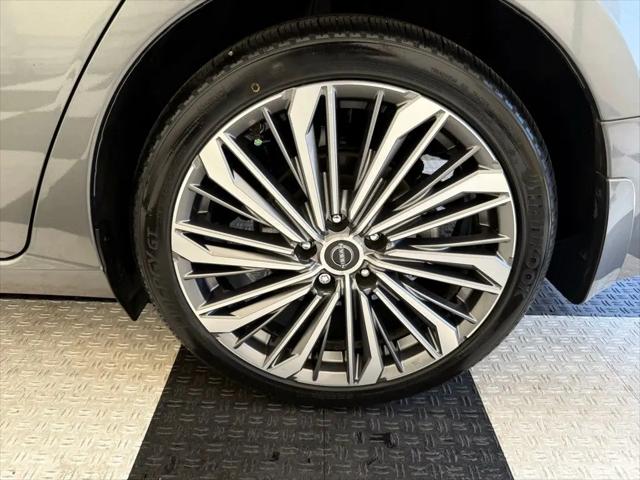 2023 Nissan Altima SL FWD
