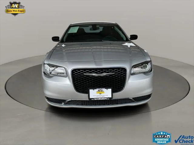 2019 Chrysler 300 Touring