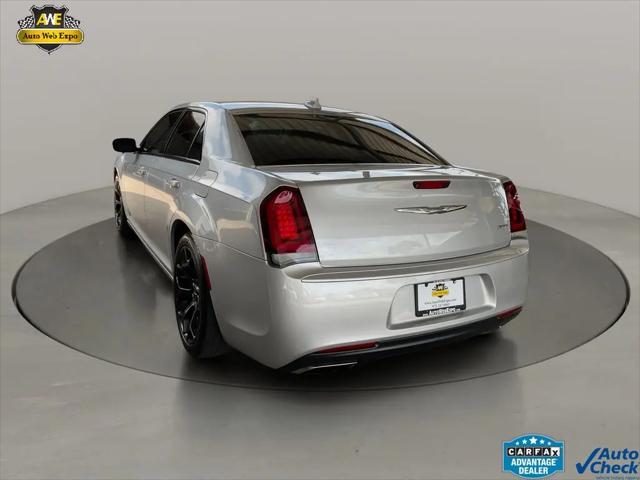 2019 Chrysler 300 Touring