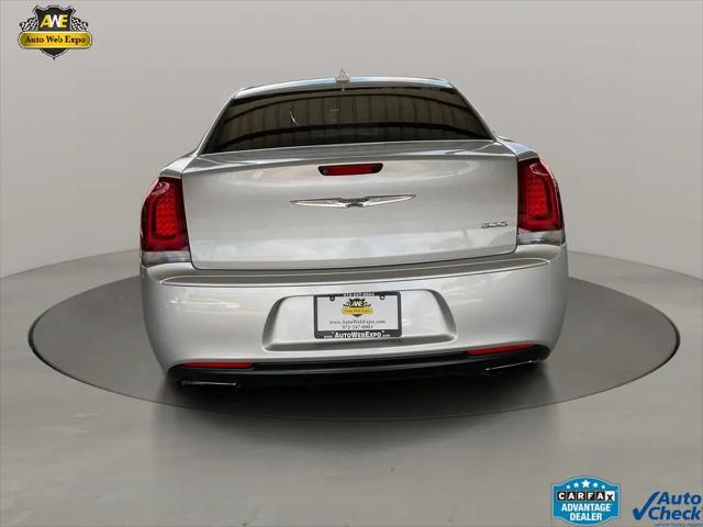 2019 Chrysler 300 Touring