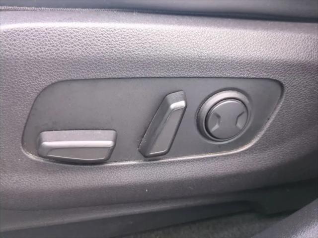 2023 Kia Carnival MPV LX Seat Package