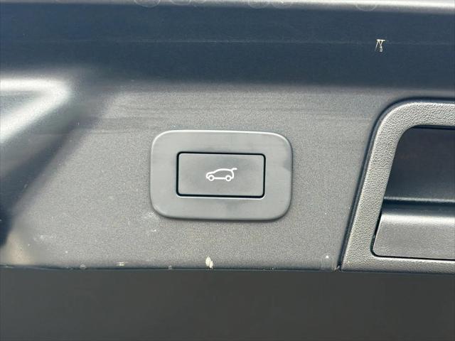 2026 Land Rover Range Rover Velar P250 Dynamic SE