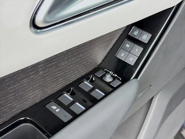 2026 Land Rover Range Rover Velar P250 Dynamic SE