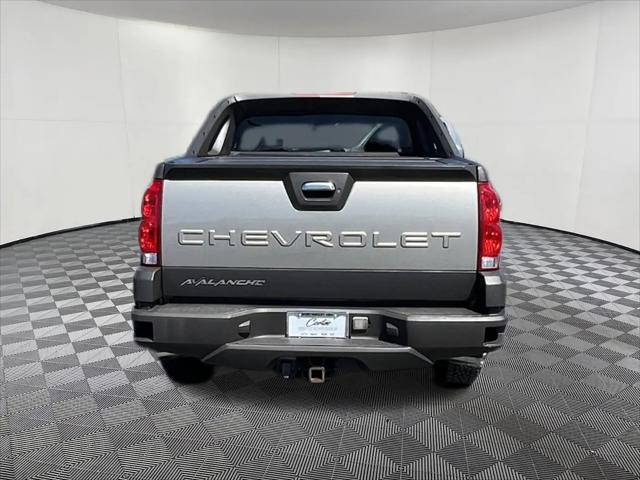 2003 Chevrolet Avalanche Base