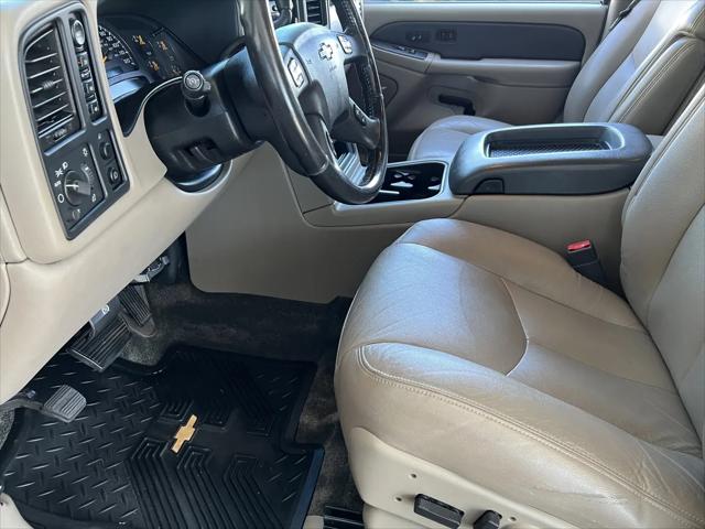 2003 Chevrolet Avalanche Base