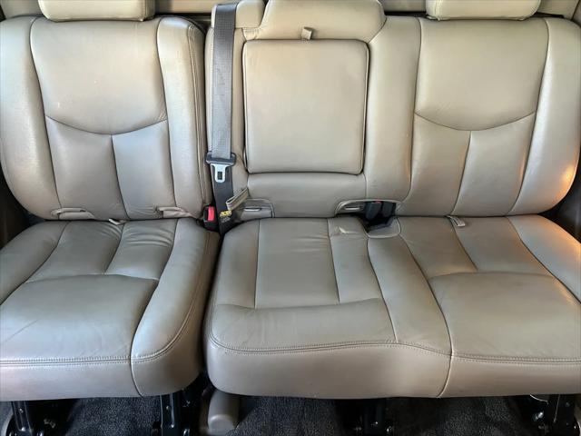 2003 Chevrolet Avalanche Base