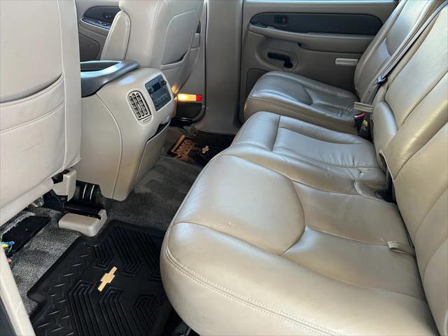 2003 Chevrolet Avalanche Base