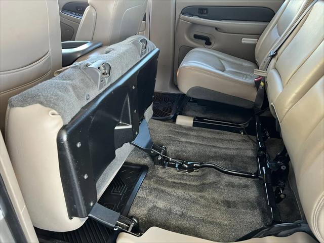 2003 Chevrolet Avalanche Base