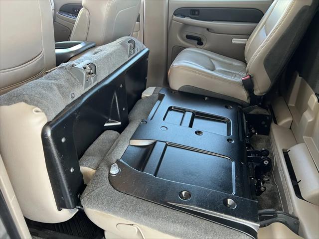2003 Chevrolet Avalanche Base