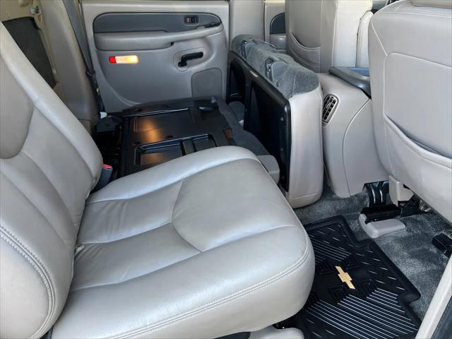 2003 Chevrolet Avalanche Base
