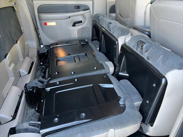 2003 Chevrolet Avalanche Base