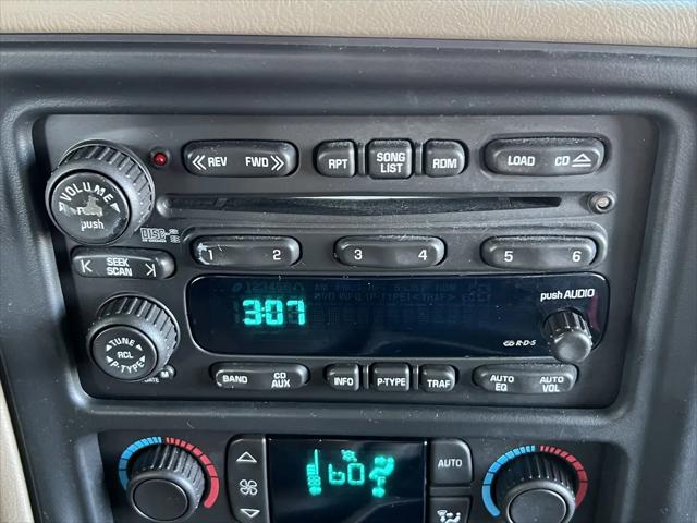 2003 Chevrolet Avalanche Base