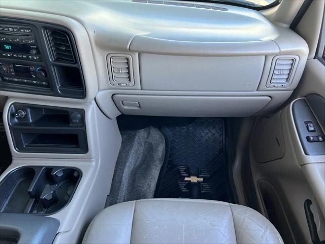 2003 Chevrolet Avalanche Base