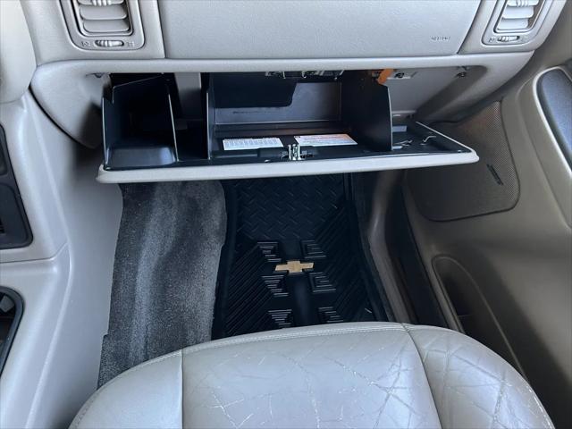 2003 Chevrolet Avalanche Base