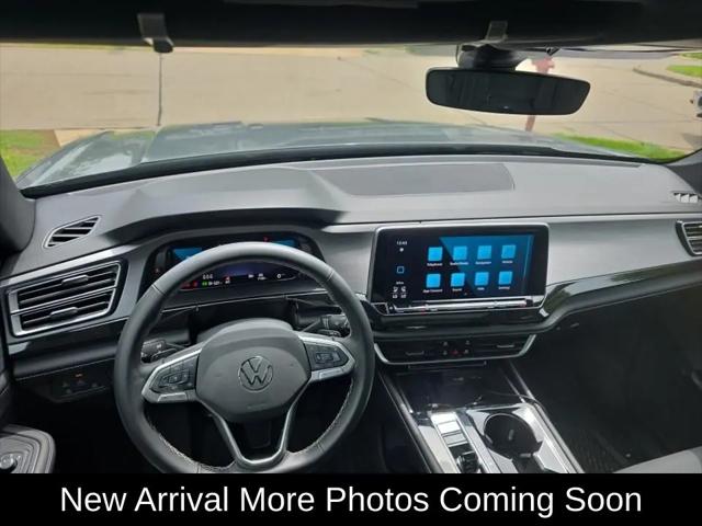 2025 Volkswagen Atlas Cross Sport 2.0T SE w/Technology