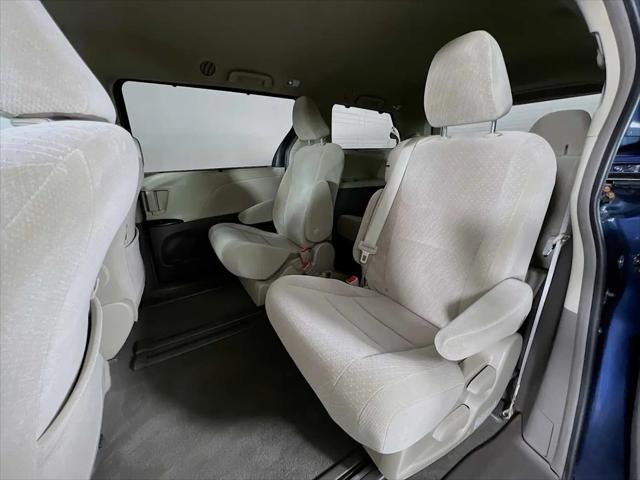 2019 Toyota Sienna LE 8 Passenger