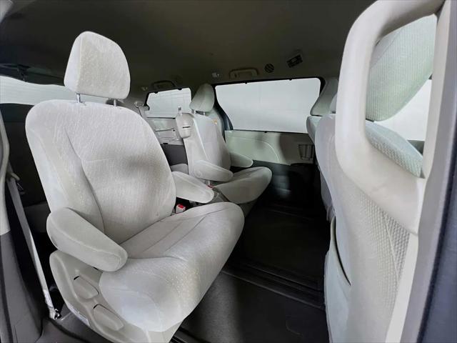 2019 Toyota Sienna LE 8 Passenger