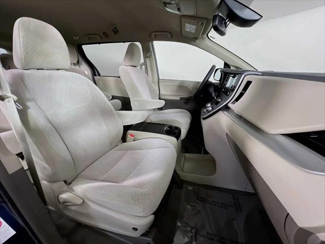 2019 Toyota Sienna LE 8 Passenger