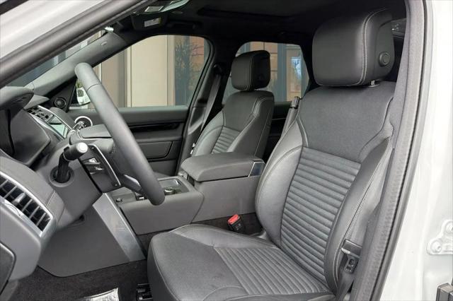 2025 Land Rover Discovery P300 S