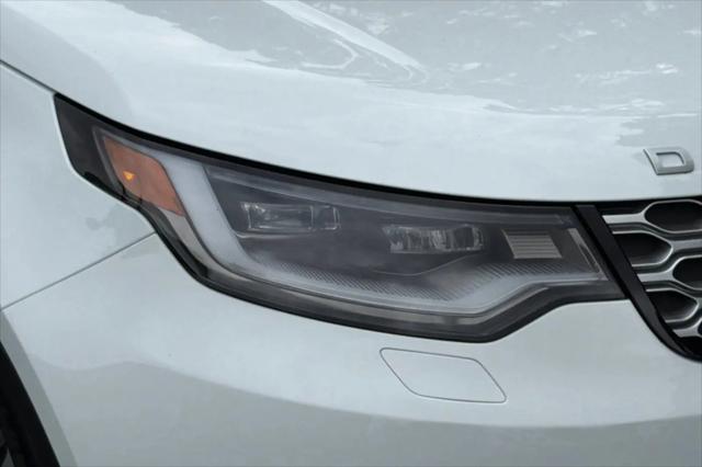2025 Land Rover Discovery P300 S