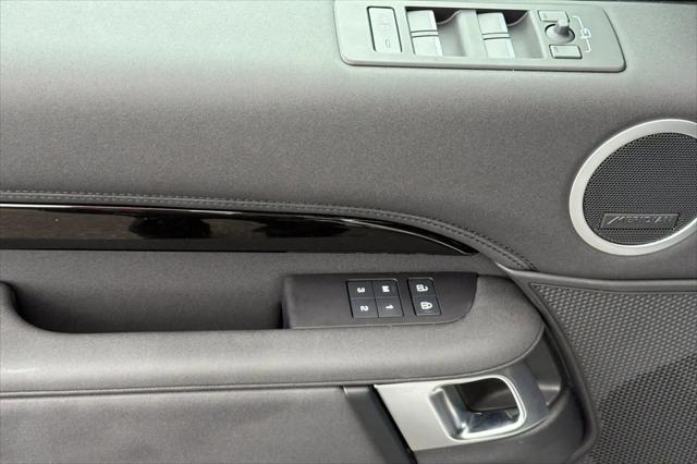 2025 Land Rover Discovery P300 S