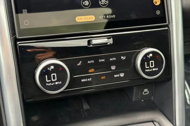 2025 Land Rover Discovery P300 S