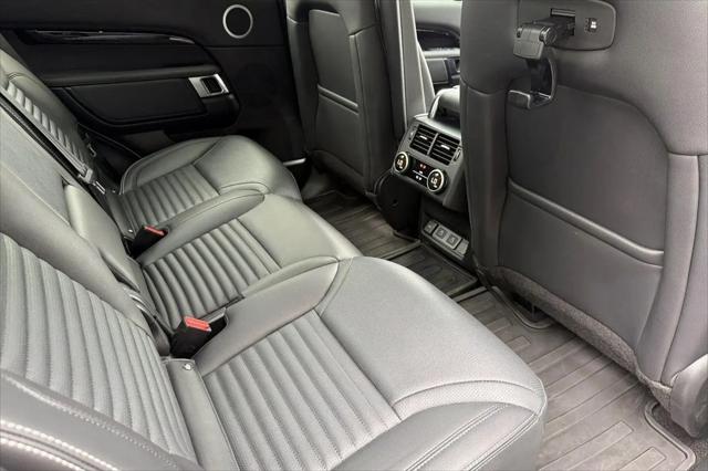 2025 Land Rover Discovery P300 S
