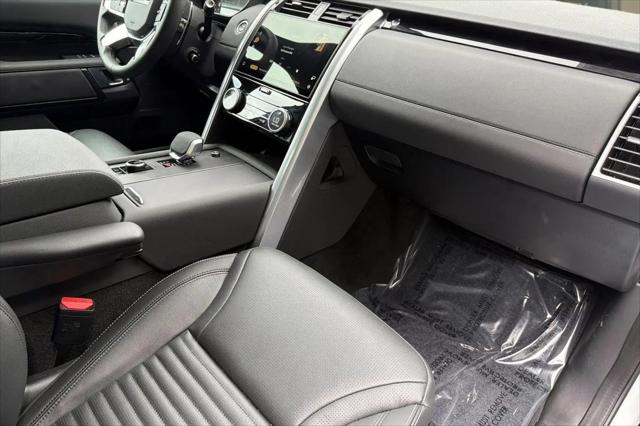2025 Land Rover Discovery P300 S