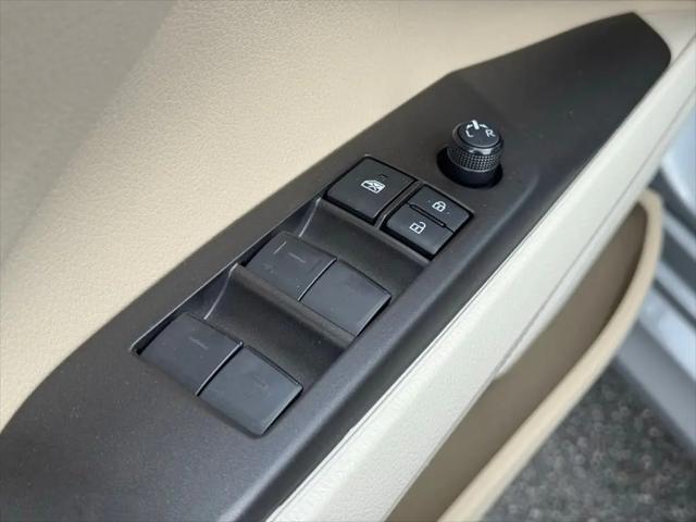 2023 Toyota Camry LE Hybrid