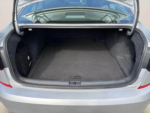 2020 Volkswagen Passat 2.0T SE
