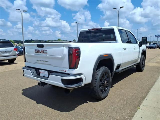 2024 GMC Sierra 2500HD 4WD Crew Cab Standard Bed AT4