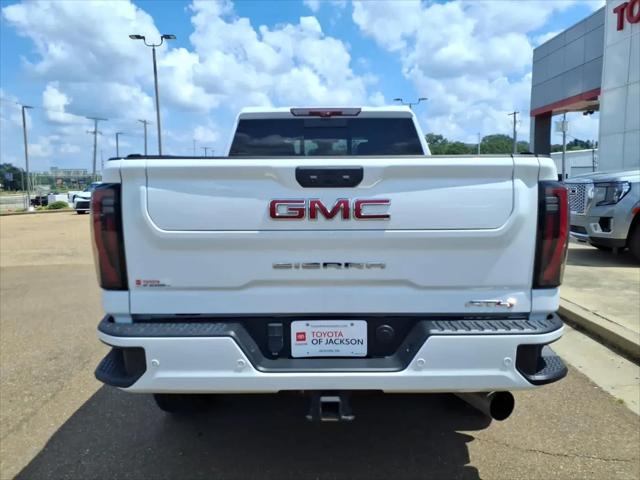 2024 GMC Sierra 2500HD 4WD Crew Cab Standard Bed AT4