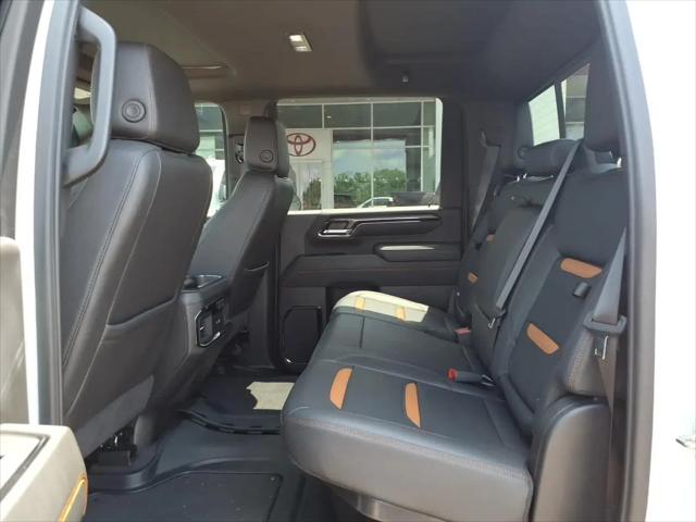 2024 GMC Sierra 2500HD 4WD Crew Cab Standard Bed AT4