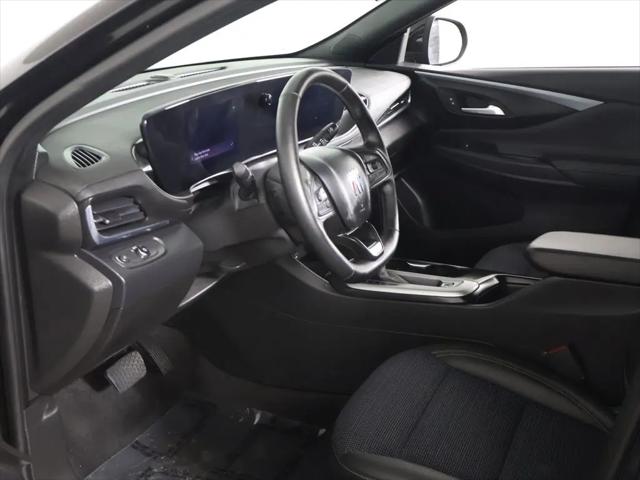 2025 Buick NV Preferred FWD