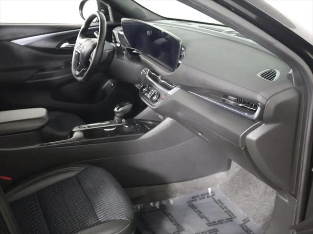 2025 Buick NV Preferred FWD