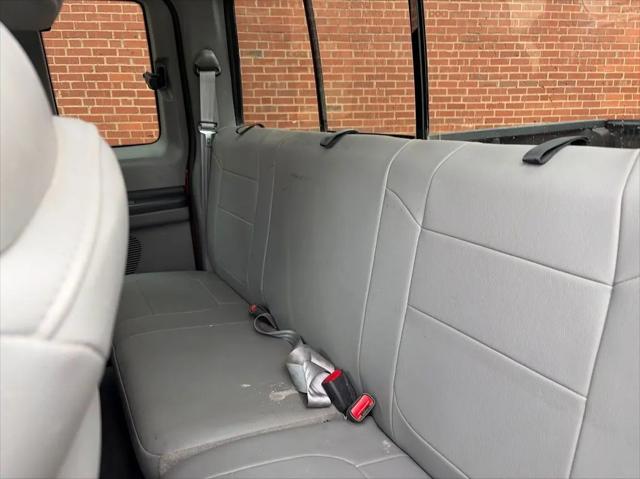 2004 Ford F-350 XL