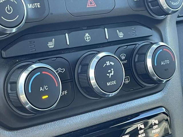 2020 Ram 1500 Big Horn Crew Cab 4x4 5'7" Box