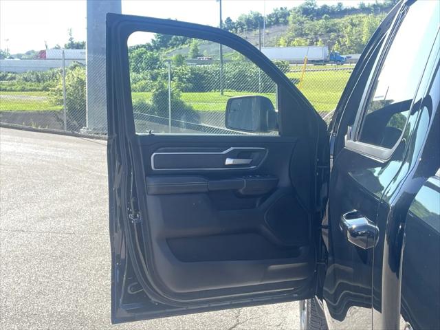2020 Ram 1500 Big Horn Crew Cab 4x4 5'7" Box