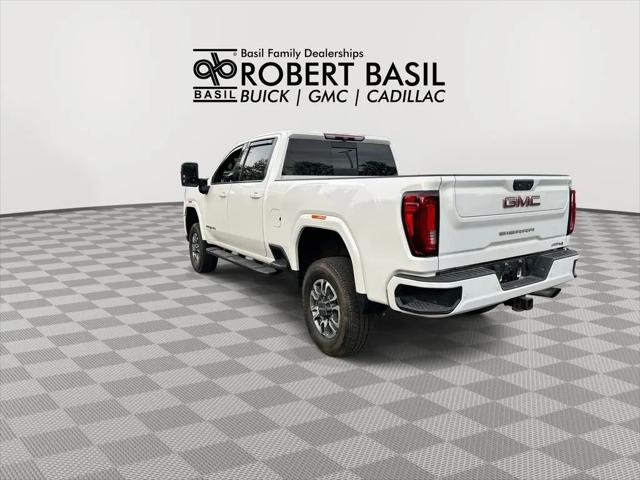 2022 GMC Sierra 2500HD 4WD Crew Cab Standard Bed AT4