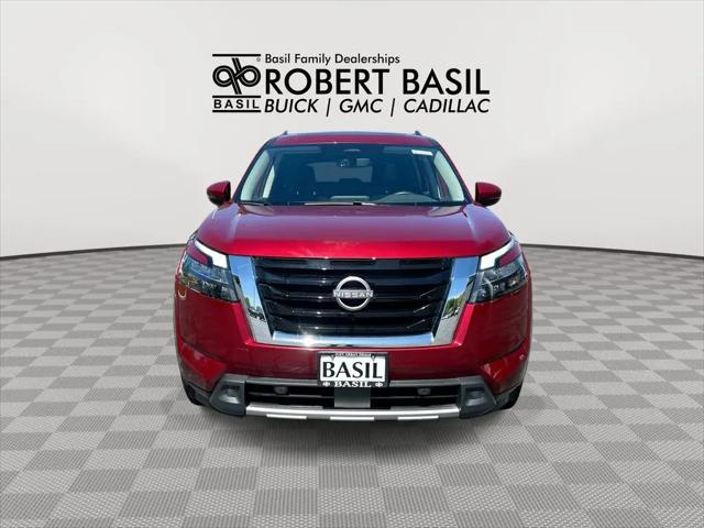 2024 Nissan Pathfinder SV