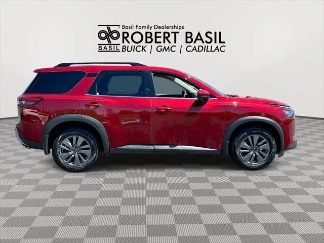 2024 Nissan Pathfinder SV