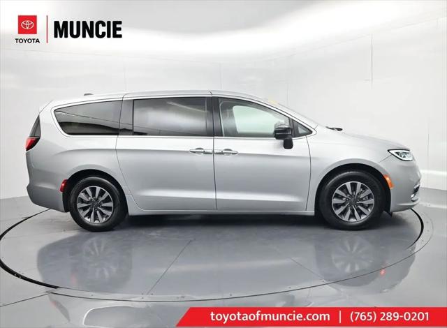 2024 Chrysler Pacifica Hybrid Select for sale in Muncie, IN