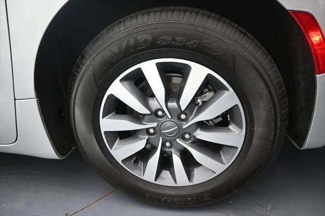 2024 Chrysler Pacifica Hybrid Select