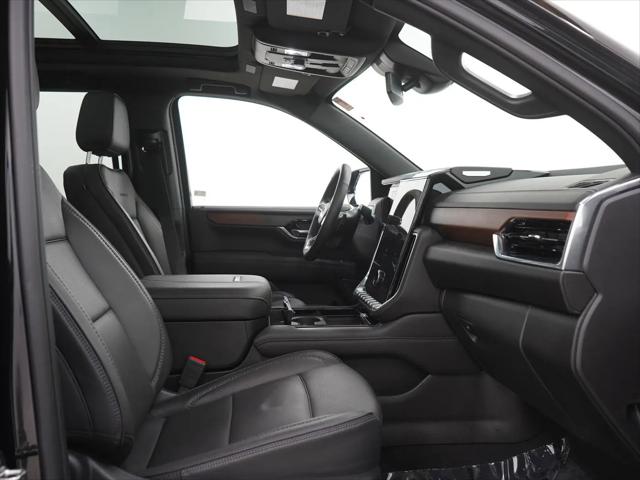 2025 GMC Yukon Denali 4WD