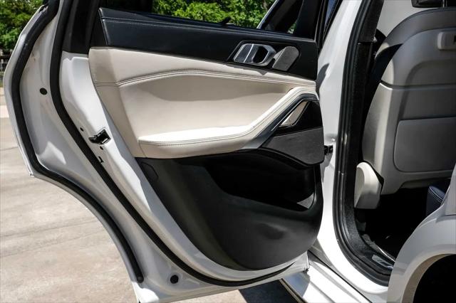 2022 BMW X6 M50i