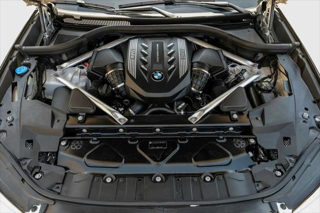2022 BMW X6 M50i