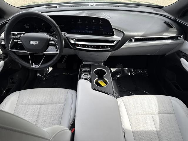 2024 Cadillac iQ Luxury w/1SC