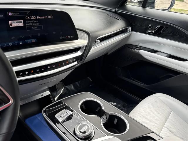 2024 Cadillac iQ Luxury w/1SC