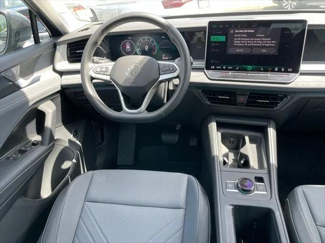 2025 Volkswagen Tiguan 2.0T SE