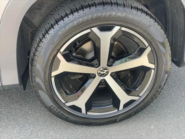 2025 Volkswagen Tiguan 2.0T SE